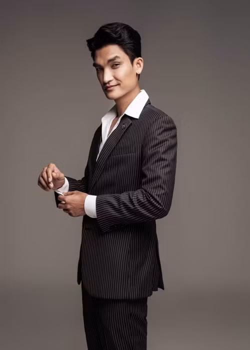 Mạc Văn Khoa đổi đời sau chương trình Cười xuyên Việt. Hiện tại, thu nhập của anh đến từ đóng phim, diễn hài, tham gia gameshow và kinh doanh. Ảnh: FBNV