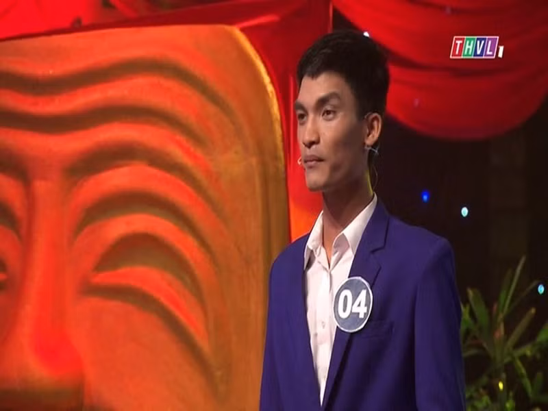 Mạc Văn Khoa bắt đầu nổi tiếng khi đoạt giải á quân cuộc thi Cười xuyên Việt phiên bản thường năm 2015. Ảnh: Zing