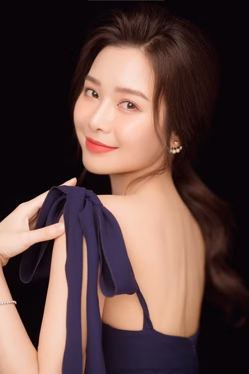 Nhan sắc của Minh Hằng được cho là một trong những lợi thế của cô khi theo đuổi công việc biên tập viên truyền hình. Ảnh: FBNV