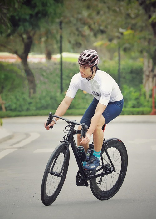 Trong cuộc phỏng vấn với Dân Trí, Nhan Phúc Vinh cho biết, trong năm 2023, anh ấp ủ 2 giải thể thao: 1 giải chạy 100km tổ chức ở Sapa và tham gia chương trình Iron Man tại nước ngoài. Người tham dự phải bơi biển 3,8km, lên bờ đạp xe 180km và tiếp tục chạy bộ 42km trong 17 tiếng liên tục.