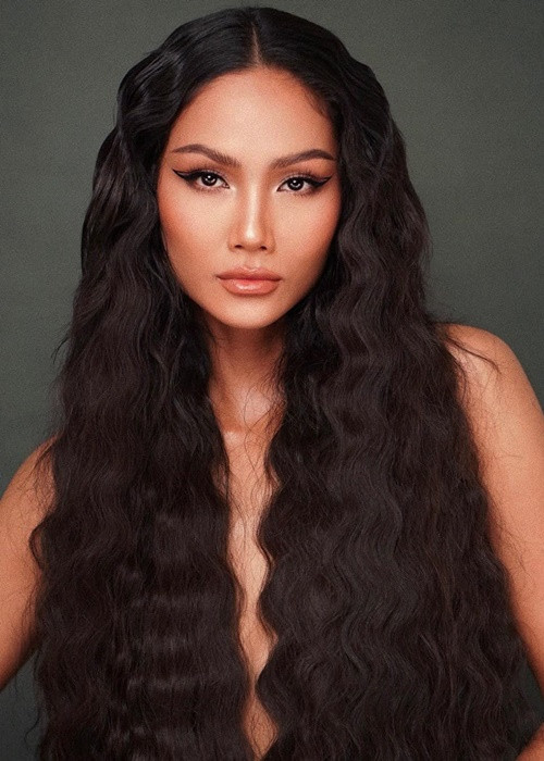 Hành trình giảm cân của H'hen Niê truyền cảm hứng đến không ít các cô gái.