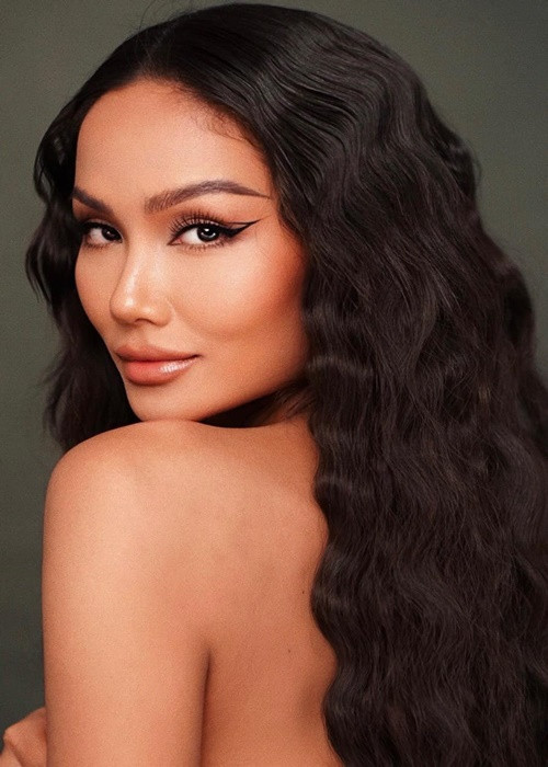 Nàng hậu vốn thuộc tạng người dễ tăng cân. Cô từng nặng đến 62kg.