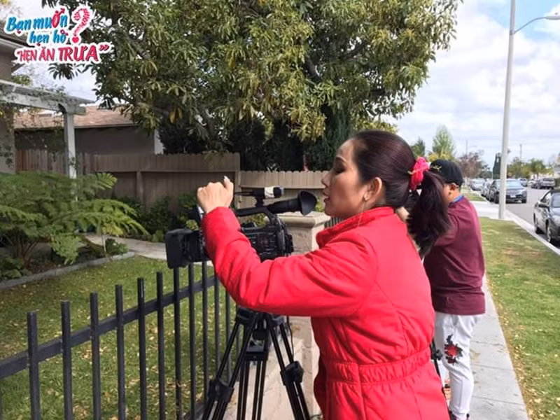 Gần đây, Cát Tường nghỉ dẫn Hẹn ăn trưa. Nữ MC cho biết, cô chủ động rời chương trình này và báo trước với nhà sản xuất. Người thay thế Cát Tường là Tiến sĩ tâm lý Tô Nhi A. Ảnh: Sức khỏe và đời sống