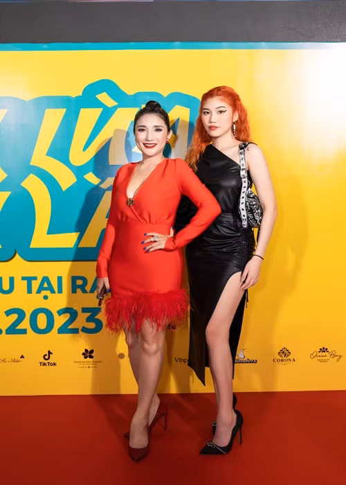 Cát Tường hiện tại vẫn làm mẹ đơn thân. Mới đây, khi phim “Siêu lừa gặp siêu lầy” ra mắt, cô đưa con gái đến tham gia sự kiện. Ảnh: FBNV