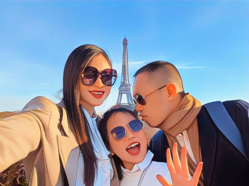 Khánh Ly lần hiếm hoi nhắc đến người bạn đời: "Chúc mừng sinh nhật anh bạn thân cùng nhà! Tuổi mới chúc anh tiếp tục yêu chiều hai mẹ con như vậy nữa nha".