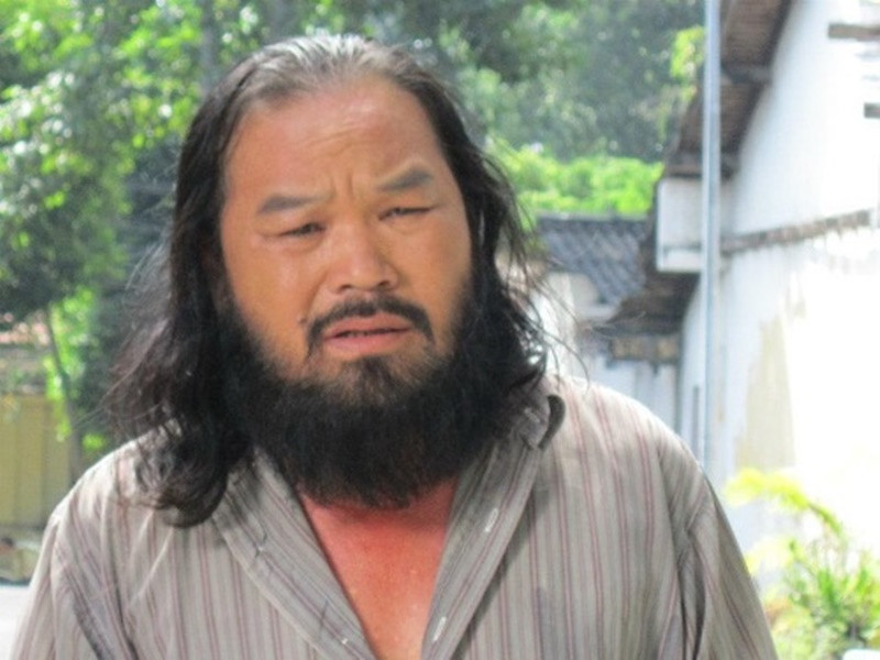 Nhiều năm qua, nam diễn viên từ chối lời mời dự sự kiện giải trí, chỉ nhận lời hát cho một số đồng nghiệp thân thiết, lưu diễn phục vụ bà con miền Tây và làm công việc chủ nhiệm phim. Ảnh: Người lao động