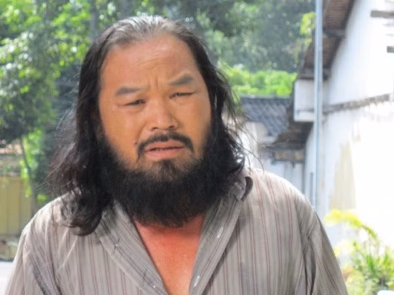 Nhiều năm qua, nam diễn viên từ chối lời mời dự sự kiện giải trí, chỉ nhận lời hát cho một số đồng nghiệp thân thiết, lưu diễn phục vụ bà con miền Tây và làm công việc chủ nhiệm phim. Ảnh: Người lao động