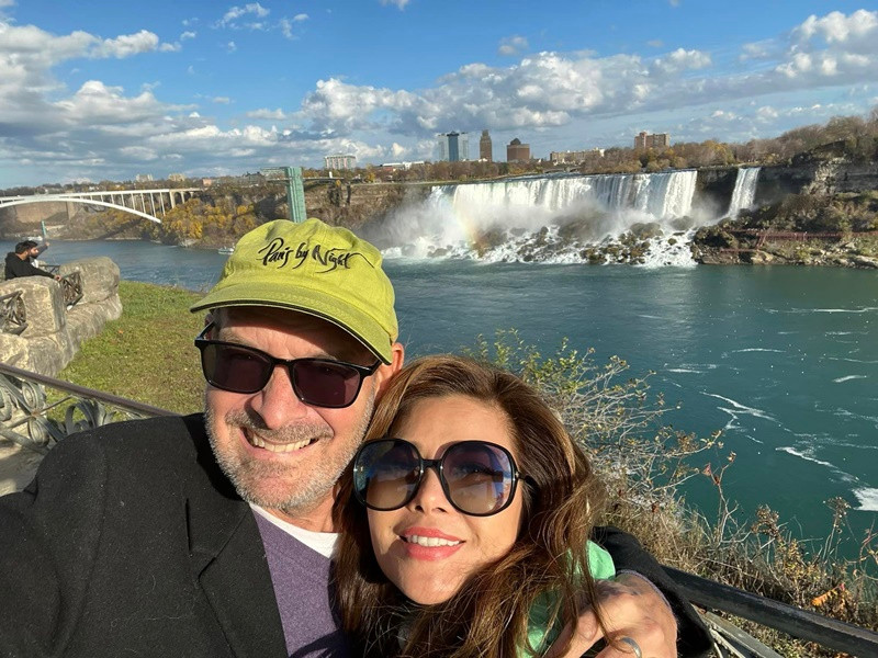 Sau khi kết hôn, vợ chồng Ngọc Anh trải qua một số biến cố. Năm 2019, ông xã của Ngọc Anh bị tai biến. Trong 6 tháng, nữ ca sĩ hết lòng chăm sóc chồng vượt qua giai đoạn khó khăn. Ảnh: FBNV