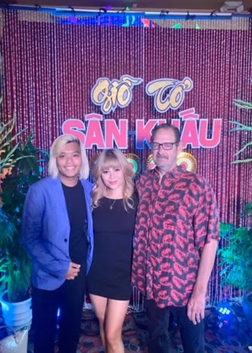 Chồng cũ và chồng mới của Ngọc Anh là bạn của nhau. Cả hai có thể ngồi ăn cơm cùng nhau, nói về chuyện học hành của con trai Ngọc Anh. Ảnh: FBNV