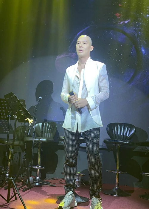 Việc Nathan Lee “thách đấu” các nghệ sĩ Việt đọ giọng nhanh chóng nhận được sự quan tâm của dư luận. Trước đó, nam ca sĩ cũng có không ít phát ngôn gây sốc. Ảnh: Saostar