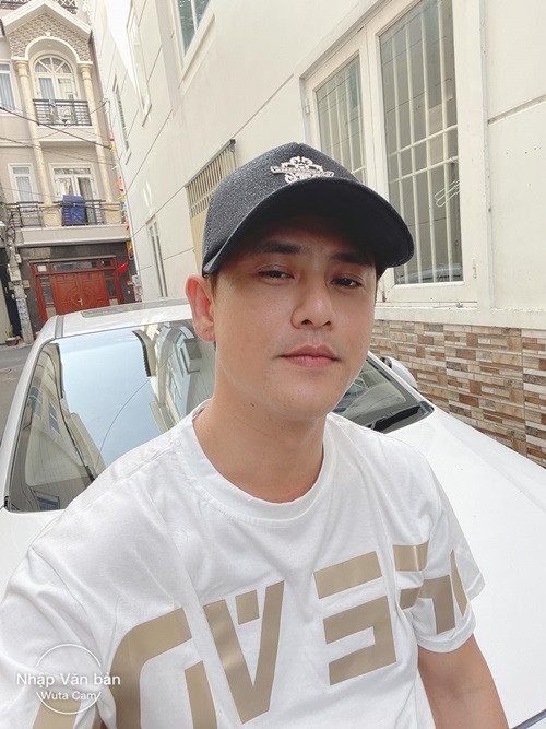 Chia sẻ về chuyện tình cảm, trên Thể thao và văn hóa, Ưng Đại Vệ cho hay: "Tôi nghĩ là vạn sự tùy duyên, mong một ngày đẹp trời tình yêu sẽ đến với mình. Nhưng hiện tại, tôi chưa nghĩ nhiều về chuyện này. Nếu có, tôi cũng sẽ không có tiêu chuẩn nào ngoài mong muốn gặp được một người đồng điệu, đồng cảm và chia sẻ với mình”.