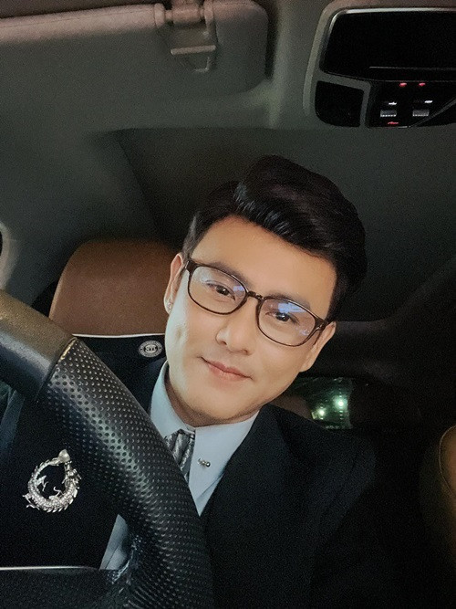 Ngoài sáng tác, nam ca sĩ hiện tại tập trung kinh doanh.