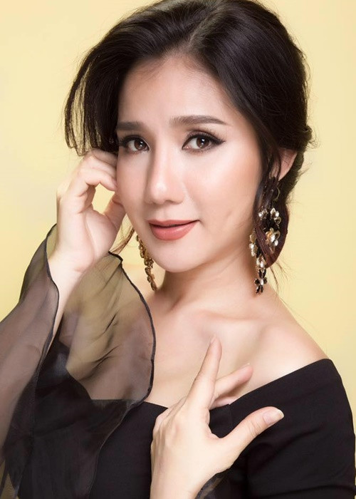 Đến nay, mối quan hệ giữa Quyền Linh và Cát Tường đã bình thường trở lại. Dân Trí dẫn lời Cát Tường: “Anh em tôi thỉnh thoảng vẫn gặp nhau ở các sự kiện, phim trường, chúng tôi vẫn chào hỏi và hỏi thăm nhau như các đồng nghiệp khác”. Ảnh: FBNV