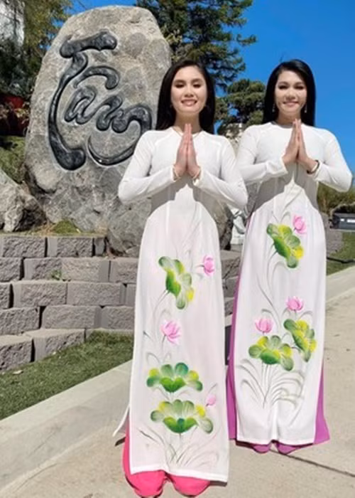 Con gái Ngọc Huyền không chỉ xinh đẹp mà còn học giỏi, tốt nghiệp thủ khoa một trường song ngữ ở Mỹ năm 2020.