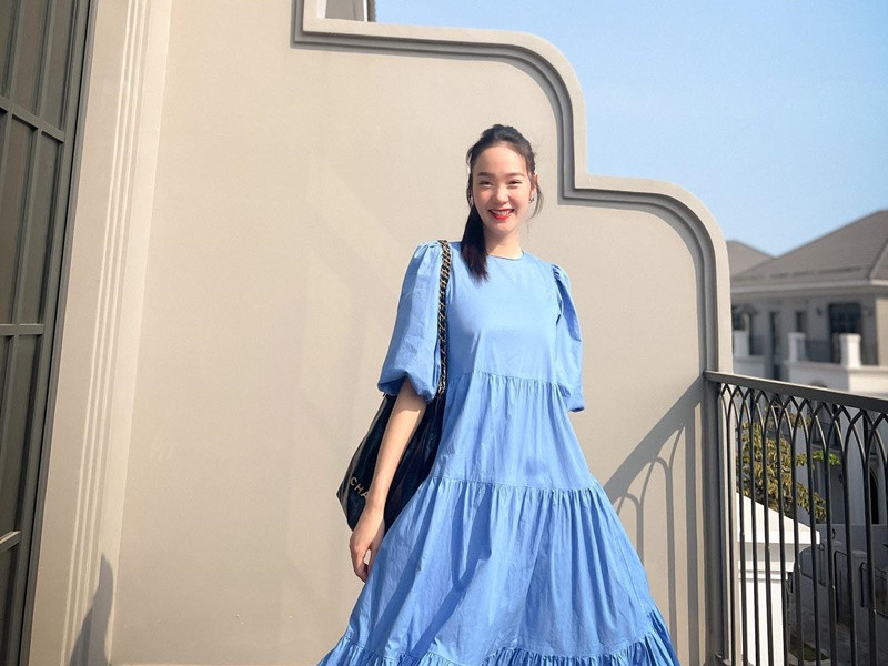 Nhiều mỹ nhân Việt trầm trồ khi Minh Hằng tậu hai căn nhà. Mai Phương Thúy để lại bình luận dưới bài đăng: "Đại gia". Còn Á hậu Hoàng My viết: "Chị đã không chơi thì thôi, chơi là 1 cặp". Ảnh: FBNV