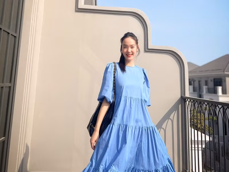 Nhiều mỹ nhân Việt trầm trồ khi Minh Hằng tậu hai căn nhà. Mai Phương Thúy để lại bình luận dưới bài đăng: "Đại gia". Còn Á hậu Hoàng My viết: "Chị đã không chơi thì thôi, chơi là 1 cặp". Ảnh: FBNV