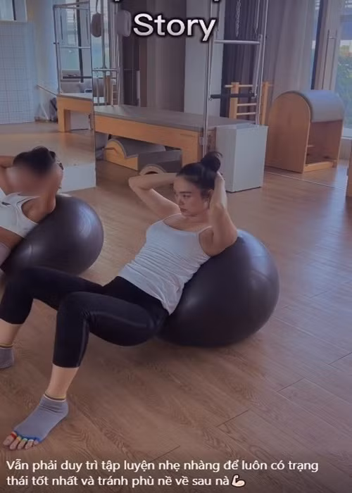 Minh Hằng tập yoga và pilates. Ảnh: Vietnamnet