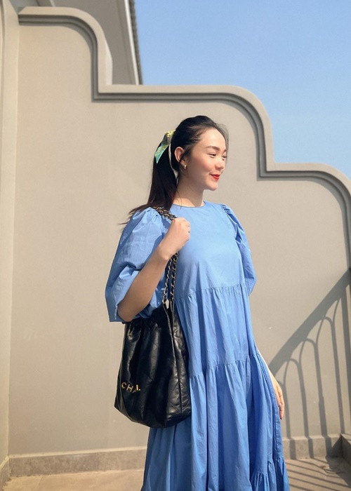 Minh Hằng sở hữu khối tài sản "khủng". Khả năng tài chính của ông xã người đẹp cũng không phải "dạng vừa". Theo Zing, chồng của Minh Hằng là doanh nhân Nguyễn Quốc Bảo, Phó tổng giám đốc Công ty cổ phần Dệt Đông Quang. Ngoài ra, doanh nhân Quốc Bảo còn đứng tên đại diện pháp luật của hai doanh nghiệp khác. Ảnh: FBNV