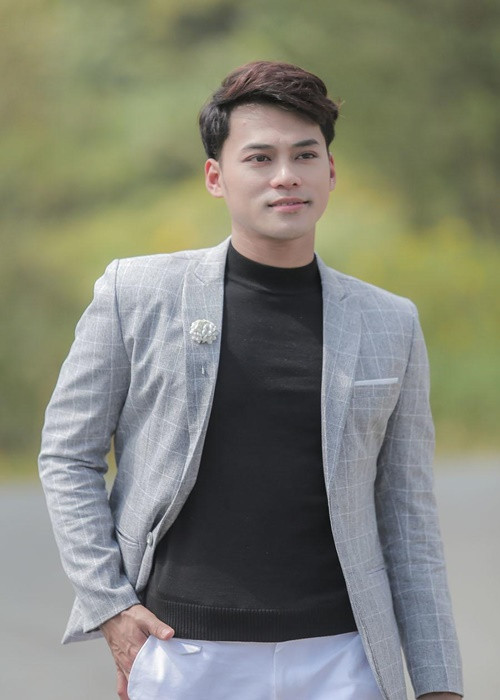 Ngoài ra, chia sẻ trên Dân Việt, Phan Ngọc Luân khẳng định: “Tôi không định giá hai hoa hậu mà định giá về giá trị của hai bộ ảnh. Thùy Tiên là hoa hậu đắt show nhất nhì hiện nay, cô ấy cũng là Hoa hậu Hòa bình Quốc tế có tầm ảnh hưởng lớn nên việc mời cô ấy thực hiện một bộ ảnh sẽ phải bỏ số tiền lớn hơn nhiều so với mời Hoa hậu Thanh Thủy mới đăng quang cách đây không lâu. Chỉ một bình luận rất đơn thuần vậy thôi mà cộng đồng mạng lại suy diễn quá đà. Tôi hoàn toàn không có những suy nghĩ độc hại như nhiều người đang đánh giá”. Ảnh: Khám phá