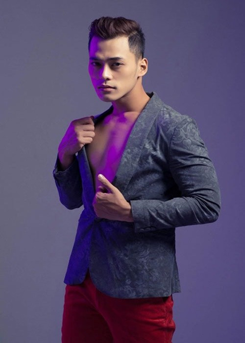 Trước những ý kiến trái chiều, Phan Ngọc Luân thanh minh: “Tiền chụp một bộ ảnh cho hai em khác nhau cơ mà? Mọi người nghĩ gì thế ạ?". Ảnh: VTC