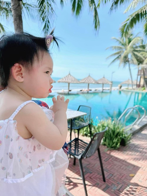 Mio chào đời vào khoảng thời gian Vy Oanh vướng ồn ào với bà Nguyễn Phương Hằng.