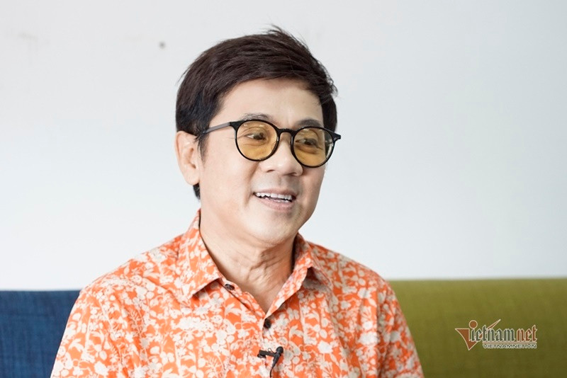 Thương hiệu và pháp luật dẫn lời của Thành Lộc trong một talkshow: “Việc gì phải kể cho khán giả mình hy sinh quá lớn như vậy? Tôi còn nhớ có một cô diễn viên có kể rằng cô ấy phải đội một đầu tóc giả trong suốt bốn mươi mấy tiếng đồng hồ. Nhưng đó sao gọi là sự hy sinh? Nhiều người cứ nói cái đó là sự hy sinh lớn lao. Đóng phim mà ăn một cái tát cũng gọi là một sự hy sinh? Tôi nói mọi người nên bớt đi… Ảnh: Vietnamnet