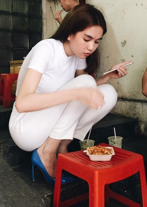 Chân dài gốc Trà Vinh cũng rất thích đi ăn ở vỉa hè. Ảnh: FBNV