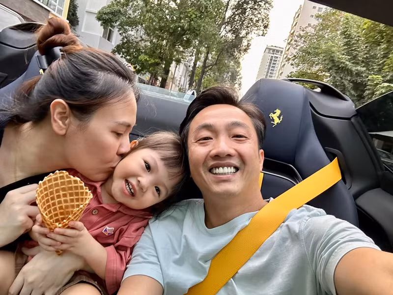 Dù rời showbiz đã lâu nhưng cuộc sống của nữ ca sĩ vẫn nhận được sự quan tâm của nhiều khán giả.