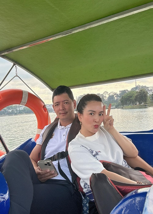 Khi chuyển hướng sang đầu tư kinh doanh, Bình Minh được vợ ủng hộ, hỗ trợ hết mình.