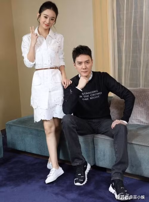 Cuộc hôn nhân của Triệu Lệ Dĩnh và Phùng Thiệu Phong êm ả chỉ trong thời gian ngắn. Năm 2019, tài tử họ Phùng bị nghi ngoại tình. Đến năm 2021, cặp đôi xác nhận đã ly hôn. Ảnh: Thế giới điện ảnh