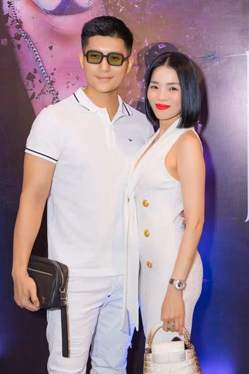 Tháng 6/2021 khi antifan bình luận Lâm Bảo Châu yêu Lệ Quyên vì tiền, nữ ca sĩ đáp trả: "Với một cái đầu bệnh hoạn và bẩn thỉu thì sẽ nghĩ ra nhiều thứ rẻ tiền vậy đó... Nếu hạnh phúc của người khác khiến bạn đau lòng và ngứa mắt đến thế, thì đành để bạn tự hưởng sự căm hận đó mà sống nha...".