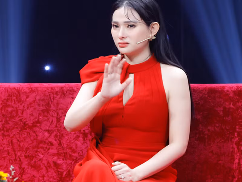 Nữ ca sĩ Thu Thủy ly hôn người chồng đầu tiên vào năm 2017. Trong 1 năm đầu làm mẹ đơn thân, cô rất vất vả. Ảnh: Pháp luật Việt Nam