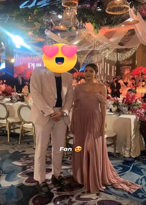 Tăng Thanh Hà dự đám cưới của em chồng. Ảnh: Zing