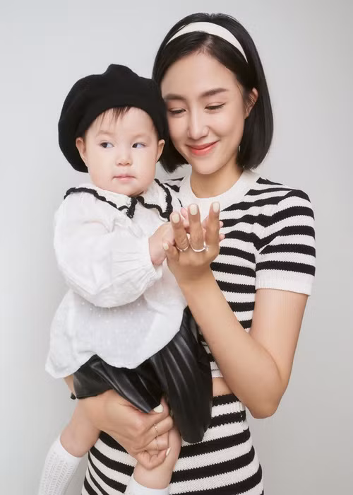 Các chia sẻ trên trang cá nhân của bé Pamela được nhiều cư dân mạng yêu thích.