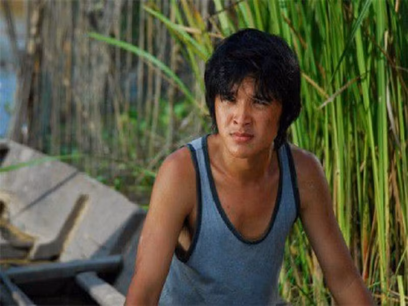 Tên tuổi của Võ Thanh Hòa được nhiều khán giả biết đến khi anh đóng phim “Cánh đồng bất tận”. Với vai Điền, anh đoạt giải Nam diễn viên phụ xuất sắc nhất tại Cánh diều Vàng 2010. Ảnh: Thế giới điện ảnh