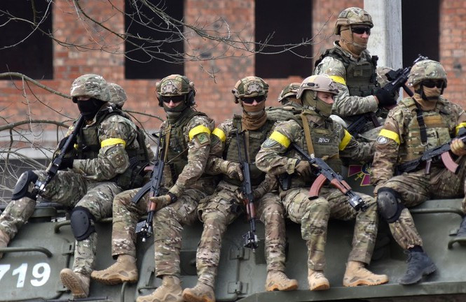 Quân đội Ukraine bị tố tập đánh chiếm, giành lại bán đảo Crimea Quan doi Ukraine bi to tap danh chiem, gianh lai ban dao Crimea