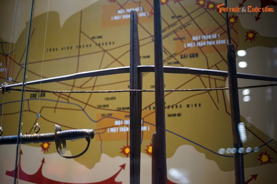 Nỏ của đồng bào dân tộc thiểu số ở Phan Thiết: Sử dụng trong cuộc kháng chiến chống Pháp.