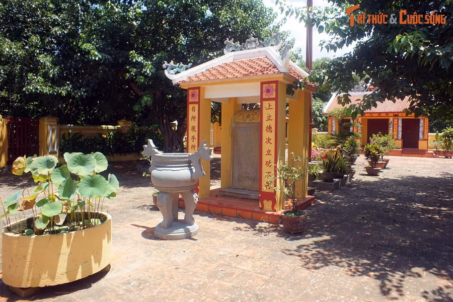 Trong cuộc kháng chiến chống Pháp, đây là nơi cất giấu vũ khí, lương thực, luyện tập quân sự chi viện cho mặt trận Nha Trang - Khánh Hòa từ ngày 23/10/1945-2/2/1946. Công trình đã bị phá hủy do chiến tranh.