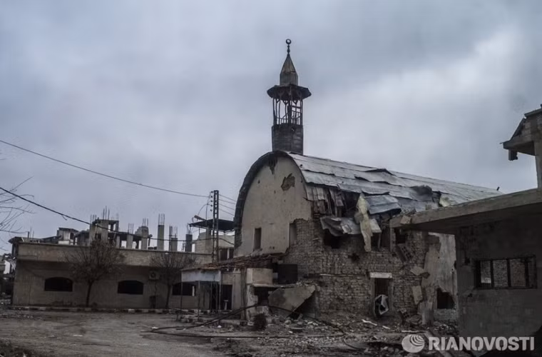 Không một ngôi nhà nào ở căn cứ Không quân Syria còn nguyên vẹn.