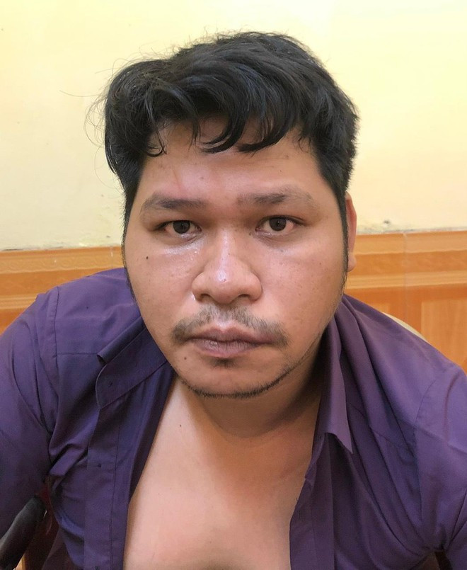  Từ Ninh Thuận ra Hà Nội thuê nhà trộm cắp tài sản: Ra Hà Nội thuê căn hộ tại phường Trúc Bạch, quận Ba Đình, Bảo Chiến (SN 1995, trú TP. Phan Rang - Tháp Chàm, Ninh Thuận), đã lợi dụng sơ hở của chủ nhà để trộm nhiều tài sản có giá trị. Ngày 6/6, Công an quận Ba Đình cho biết đang tạm giữ Chiến để điều tra, làm rõ.