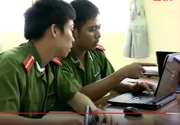 Trên cơ sở tấm ảnh của đối tượng tên Huy, ban chuyên án tiếp tục xác minh và xác định đối tượng có tên thật là Bàn Phúc Trung (SN 1992, HKTT ở xóm Cộng Hòa, xã Động Đạt, huyện Phú Lương, tỉnh Thái Nguyên) từng có 1 tiền án về tội lừa đảo chiếm đoạt tài sản (gây án tại Hải Dương trong năm 2010). Lập tức một tổ công tác lên đường tới huyện Phú Lương, tỉnh Thái Nguyên nhưng đối tượng Trung không có mặt ở nơi cư trú.