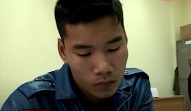 Quá trình mua bán dâm, giữa 2 bên xảy mâu thuẫn (vào khoảng 3h ngày 21/1/2013), Trung đã vớ con dao nhọn để ở giá sách gần đầu giường đâm 2 nhát vào ngực và cổ anh Nghị làm anh tử vong, sau đó cướp đi 2 ĐTDĐ và 1 dây chuyền bạc của anh Nghị rồi bỏ trốn. Số tài sản cướp được, Trung đã bán lấy tiền ăn tiêu hết.