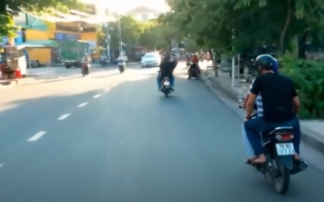 Rất nhiều câu hỏi được ban chuyên án đưa ra và yêu cầu các trinh sát phải tập trung khẩn trương làm rõ. Các mũi trinh sát tập trung truy tìm Đàm Minh Quang sau thời điểm vụ án xảy ra đến nay, người thân cũng như hàng xóm của Quang không thấy y xuất hiện. Nhóm trinh sát tại Nha Trang xác minh ở nhiều địa điểm mà Quang thường lui tới, cũng không thấy dấu vết của y.