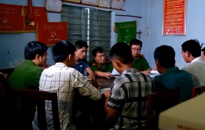 Số tiền lớn này ở đâu ra trong khi đàn gà và thỏ nhà đối tượng vẫn còn nguyên chưa bán đây là thông tin rất có giá trị giúp Ban chuyên án nhận định có khả năng Mười Hạ là đối tượng thứ hai gây ra vụ cướp ngân hàng. Ban chuyên án chỉ đạo các tổ trinh sát tiếp tục theo sát Mười Hạ và tung thêm các mũi truy tìm Đàm Minh Quang. Thời điểm này có thể bắt Mười Hạ để đấu tranh, xong, để đảm bảo mọi yêu cầu đặt ra. đồng chí trưởng ban chuyên án chỉ đạo khi nào Đàm Minh Quang xuất hiện lúc đó mới bắt cả hai đối tượng và việc bắt và đảm bảo an toàn do các đối tượng đều có vũ khí nên mọi diễn biến phải hết sức thận trọng, tính toán kỹ lưỡng.