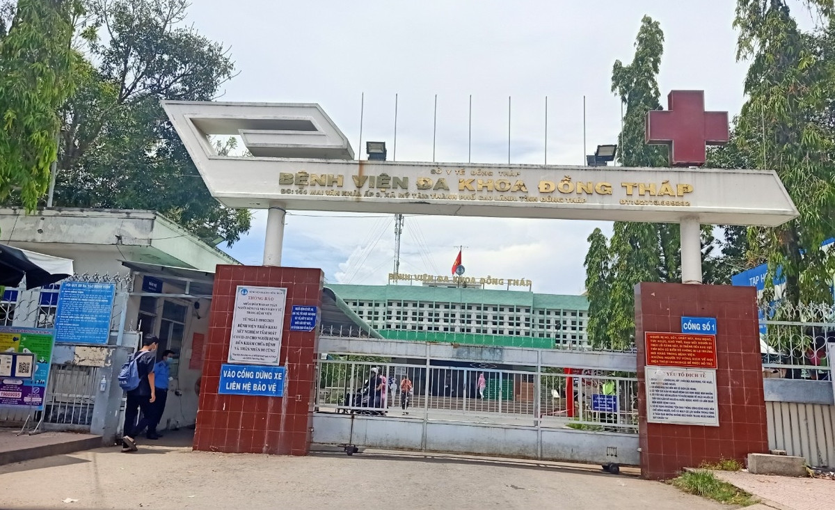  Nữ trưởng khoa Dược tử vong bất thường tại nhà riêng: Ngày 1/6, UBND tỉnh Đồng Tháp cho biết cơ quan chức năng tỉnh này đang phối hợp với gia đình làm rõ việc bà N.T.T.O. (52 tuổi) - Trưởng khoa Dược Bệnh viện Đa Khoa tỉnh Đồng Tháp, nghi tự tử tại nhà riêng, thuộc phường Mỹ Phú, TP Cao Lãnh, tỉnh Đồng Tháp. 