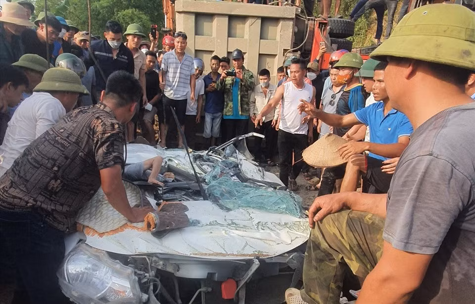Vu tai nan 3 nguoi chet o Hoa Binh: Tai xe xe tai khai gi?