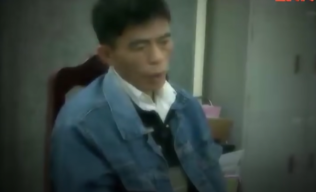 Sáng 24/2/2012, sau khi chơi ma túy cùng hai tên đàn em (một trong hai tên là Nguyễn Văn Xuân, tức Xuân "điên", SN 1988, ở thôn Lạng Côn, xã Đông Phương, huyện Kiến Thụy, Hải Phòng), bọn chúng đã rủ nhau đi cướp để kiếm tiền trả nợ và chơi ma túy. Chúng mang theo rìu làm hung khí.