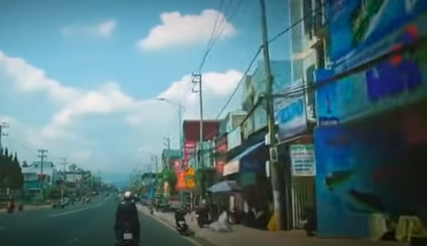 Nhiều thông tin trái chiều về sự biến mất của nạn nhân đã lan ra khắp huyện khiến người dân ở đây vô cùng hoang mang, lo sợ. Tâm lý bất an của người dân ở đây đã làm gia tăng áp lực lên cơ quan điều tra bên cạnh việc phải tìm ra hành tung của người mất tích.