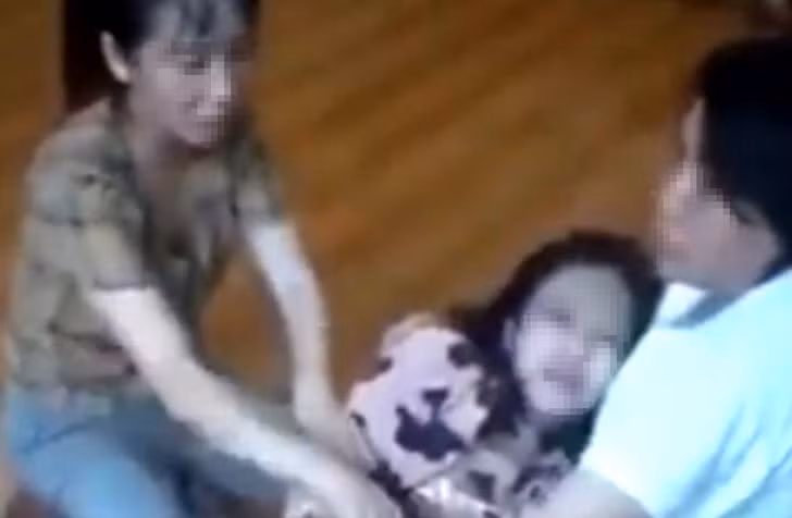  Sự thật nữ sinh bị người lạ đánh thuốc mê: Ngày 5/6, Công an huyện Yên Lập, tỉnh Phú Thọ đã cho biết thông tin về vụ nữ sinh bị người lạ đánh thuốc mê xảy ra trên địa bàn. Theo đó, Sợ gia đình biết mình uống rượu, nữ sinh 16 tuổi ở xã Thượng Long, huyện Yên Lập, Phú Thọ dựng chuyện bị nhóm người bắt cóc, cho uống nước chứa thuốc mê. 