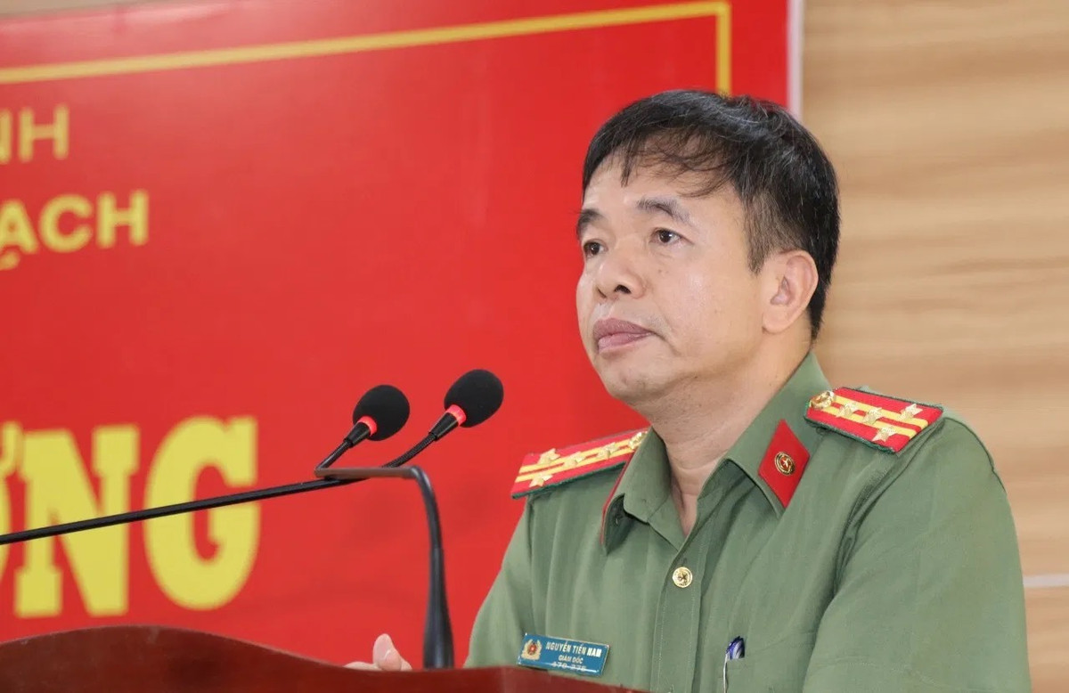 Đại tá Nguyễn Tiến Nam (55 tuổi, quê huyện Cẩm Xuyên, Hà Tĩnh), từng giữ chức Phó trưởng Công an rồi Trưởng Công an TP Hà Tĩnh. 